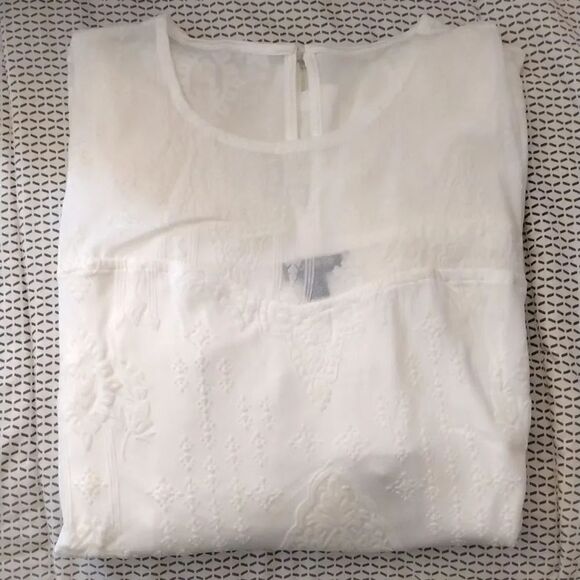 Torrid White Flocked Mesh Crew Neck Bell Sleeve Swing Top Plussize 2X NWT - Picture 6 of 14